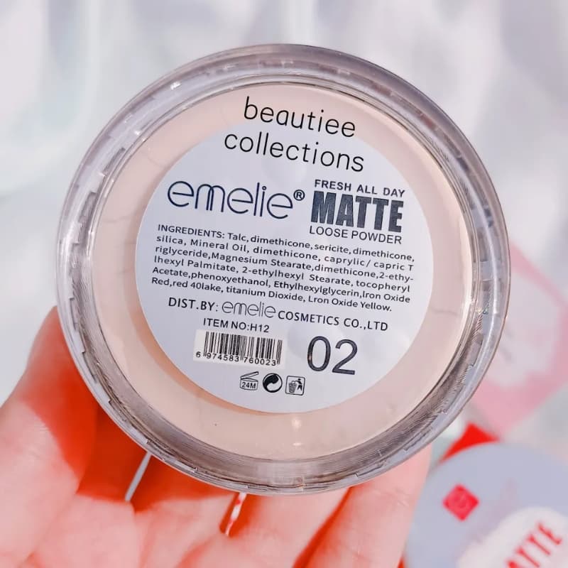 Emelie Matte Losse Powder