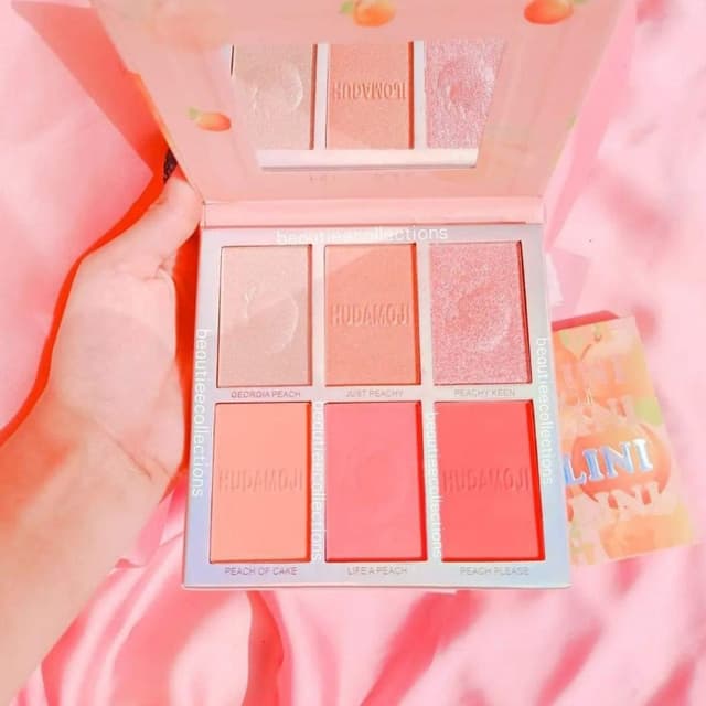 Huda blush highlighter palette