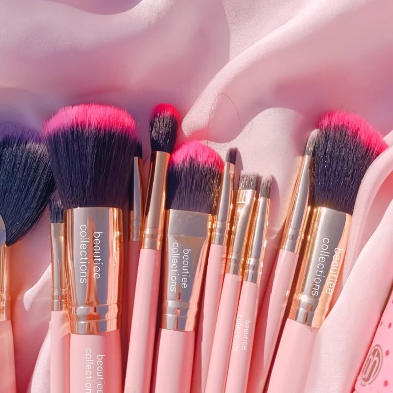 Bh cosmetics polka dots brushes set with holder